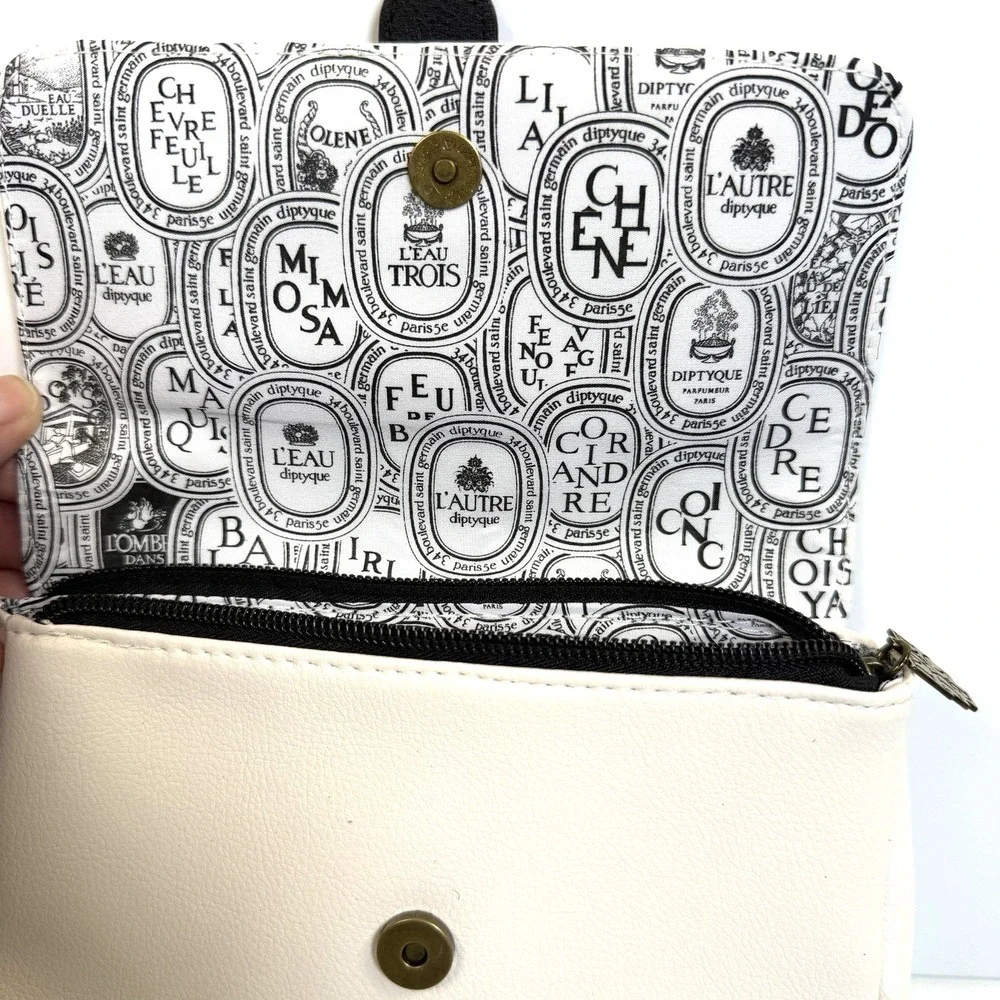 Diptyque Paris x Qatar Airways Amenity Kit Pouch White Black Travel Cosmetic Bag